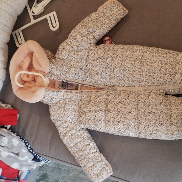 Kensie girl size 6/9months snowsuit - Picture 3 of 8